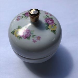 Porcelain Apple Keepsake Jar, CR14873